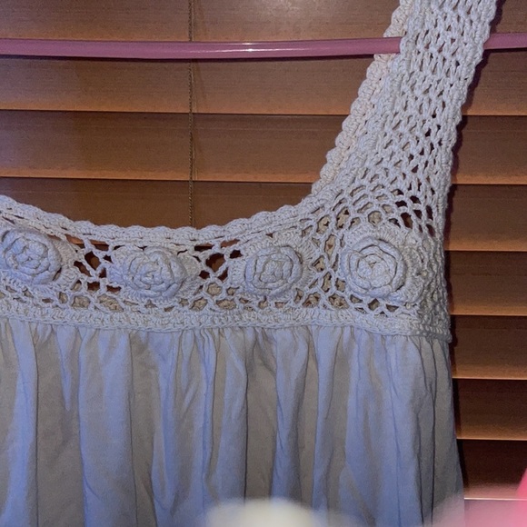 XXI white rose knitted tank top. Size M. - Picture 3 of 4